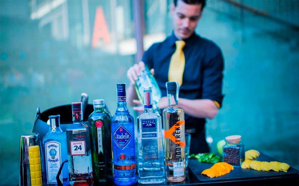 Sabemos lo importante que es la organización de una fiesta. Por esta razón, disponemos de servicios adicionales para el alquiler de locales