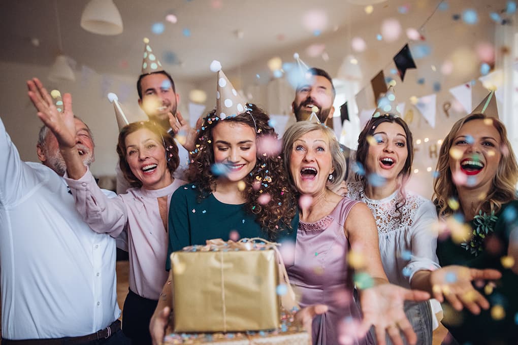 Celebra tu cumpleaños en un local para fiesta privada en Madrid, una discoteca en alquiler o una sala de fiestas totalmente equipada.