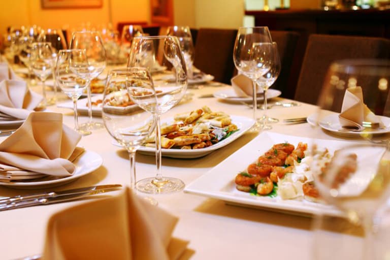 contamos con locales para fiestas privadas personalizadas en alquiler