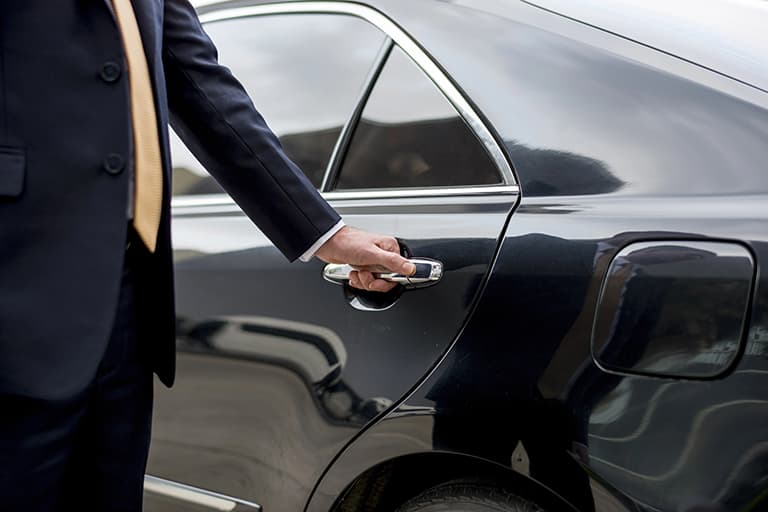 Limusinas y otros vehículos especiales para tu transporte para fiestas en Madrid