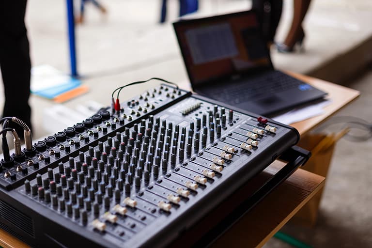 técnicos de sonido para tus fiestas y eventos en madrid
